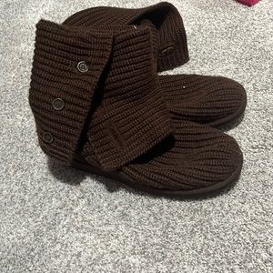 Women’s UGG Bailey Button sweater Boots size 9